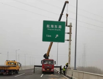 吕梁吕梁悬臂式交通标志杆